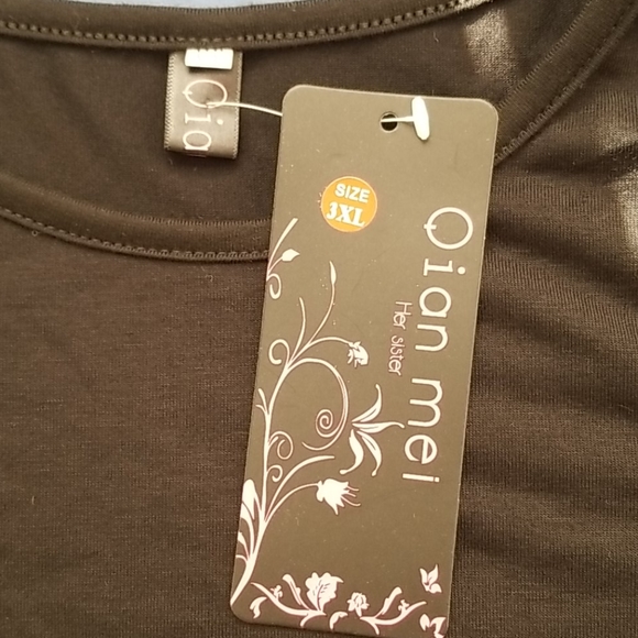 Black Blouse - Picture 3 of 4